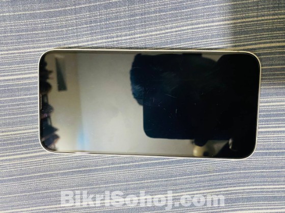 iPhone 16e